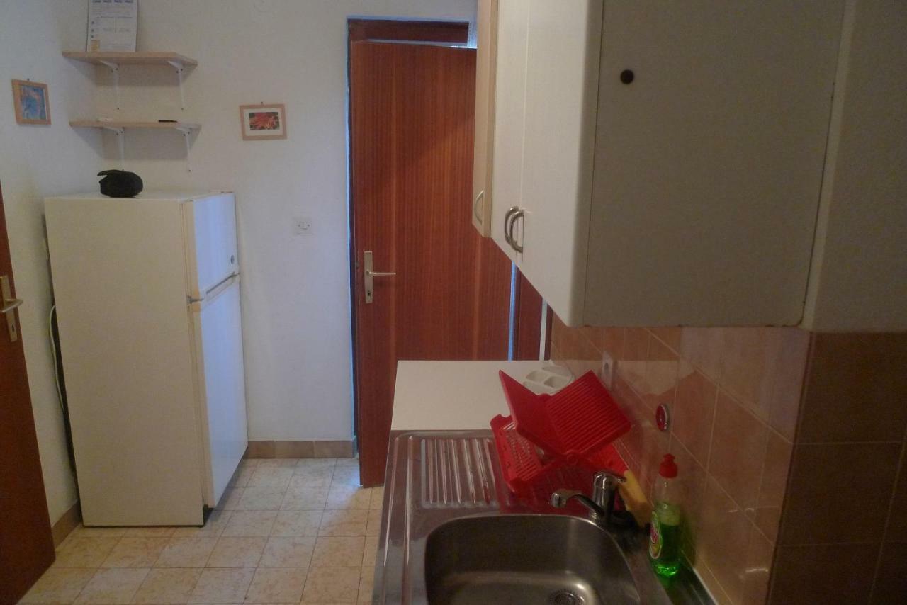 Apartments Ivan Слатине Екстериор снимка